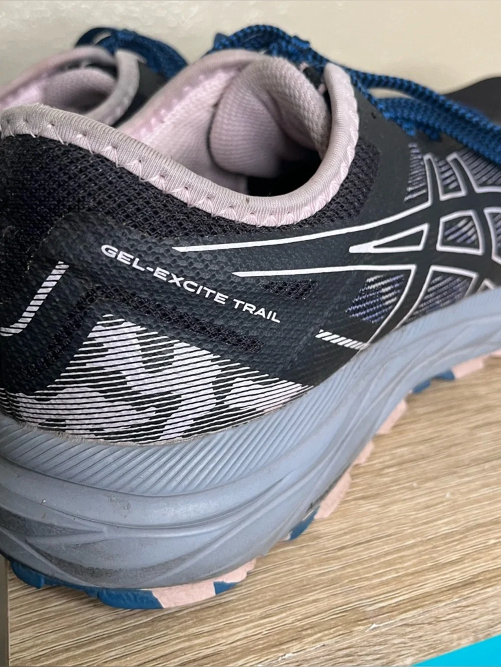 Asics Gel Excite Trail Women's Sz 9.5 Black Pink Running Shoes Sneakers 1012B051